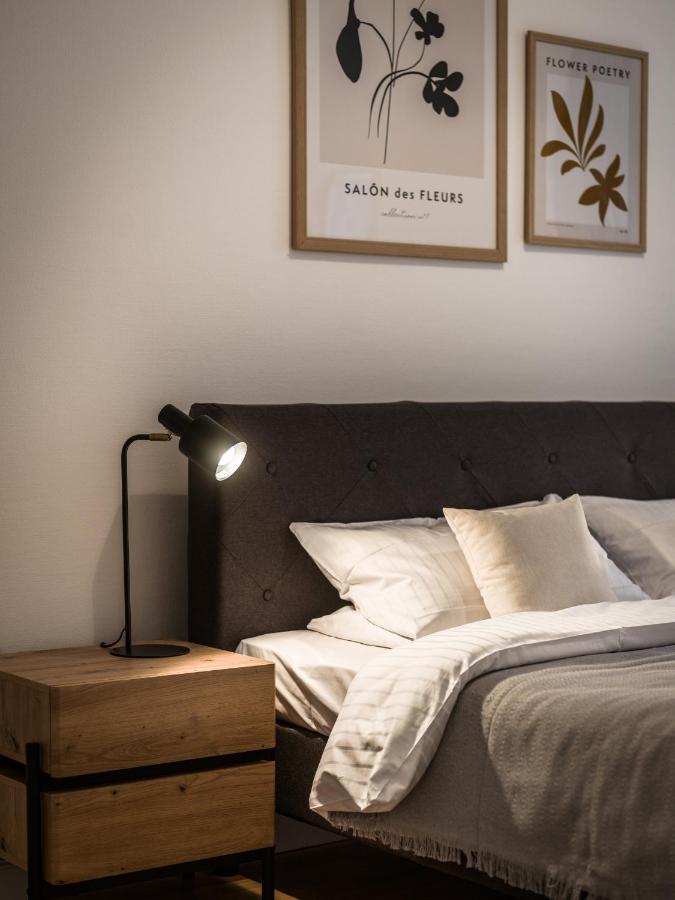 Hochwertige Altbauwohnung Im Modernen Stil In Wiesbaden - Kueche - Terrasse - Wlan - Zentral Bagian luar foto