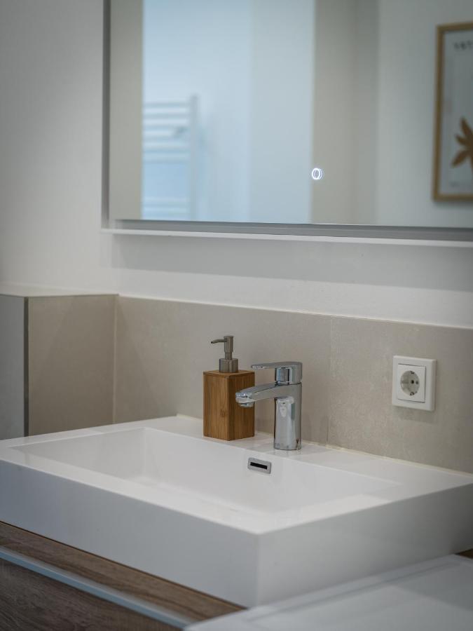Hochwertige Altbauwohnung Im Modernen Stil In Wiesbaden - Kueche - Terrasse - Wlan - Zentral Bagian luar foto